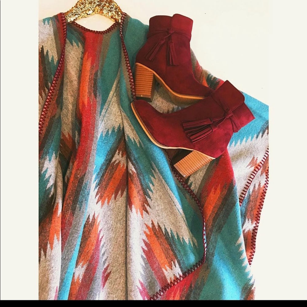 Aztec printed Shaw - Picture 2 of 4